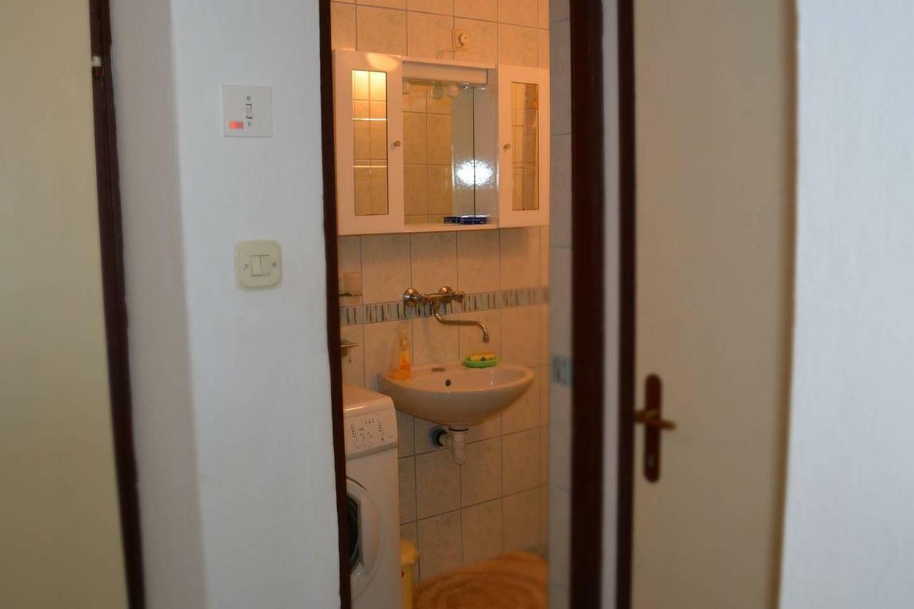 Holiday House Maretta - Apartment No 1 Lukovo Šugarje Kültér fotó