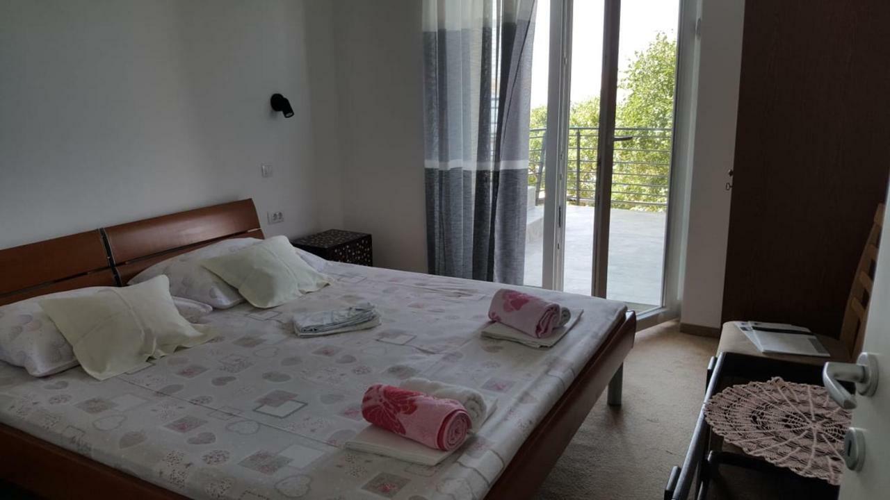 Holiday House Maretta - Apartment No 1 Lukovo Šugarje Kültér fotó